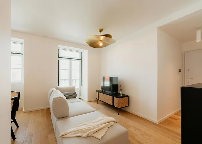 Mary Pink - No 2c - Elegant Two-bedroom *